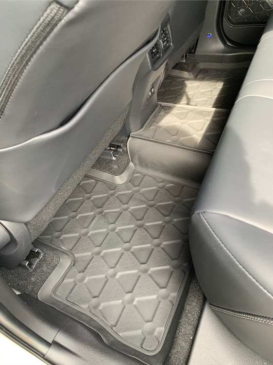 RAV4のオフ会・rav4・浜名湖ガーデンパーク・協賛品ありがとうございます！・LADDERFRAMEに関するカスタム事例の投稿画像6枚目