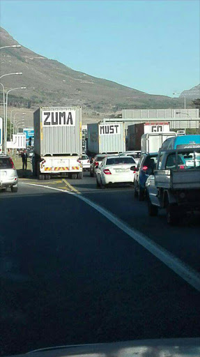 Cape Town - SAUnites Truck Drivers getting creative on the Highways - EXPECT DELAYS
