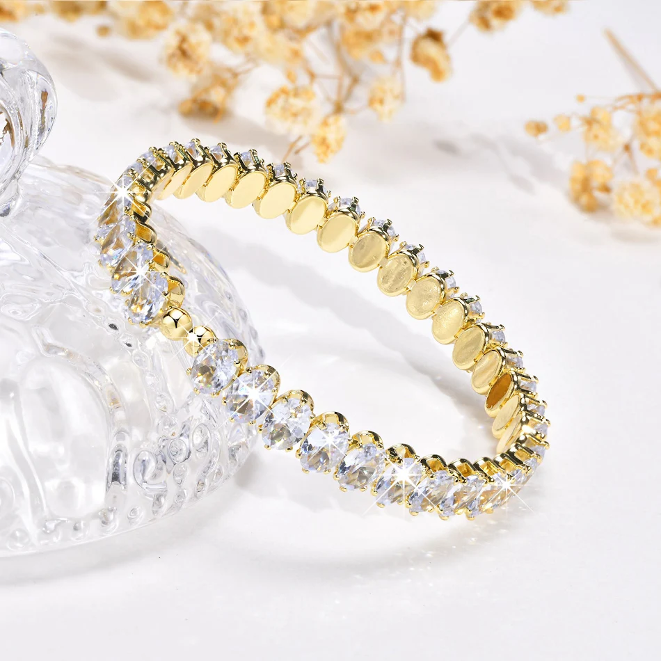 Mode damesarmband met kleurrijke ovale zirkonia, een stijlvol sieraad dat elke outfit verfraait en een vleugje elegantie toevoegt.