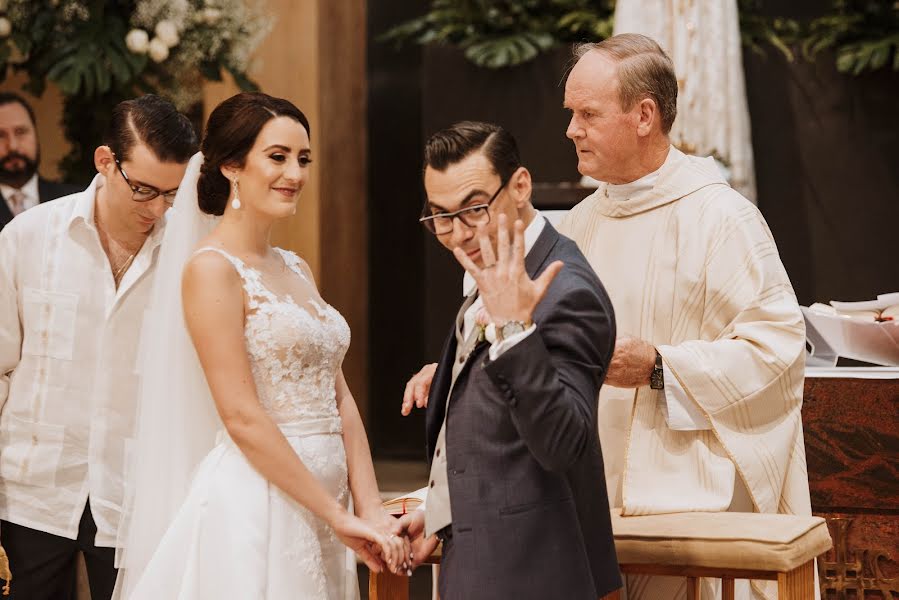 Fotografo di matrimoni Alejandro González (alexgzzph). Foto del 26 maggio 2021