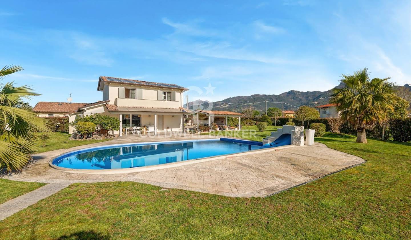 Villa avec piscine et terrasse Camaiore