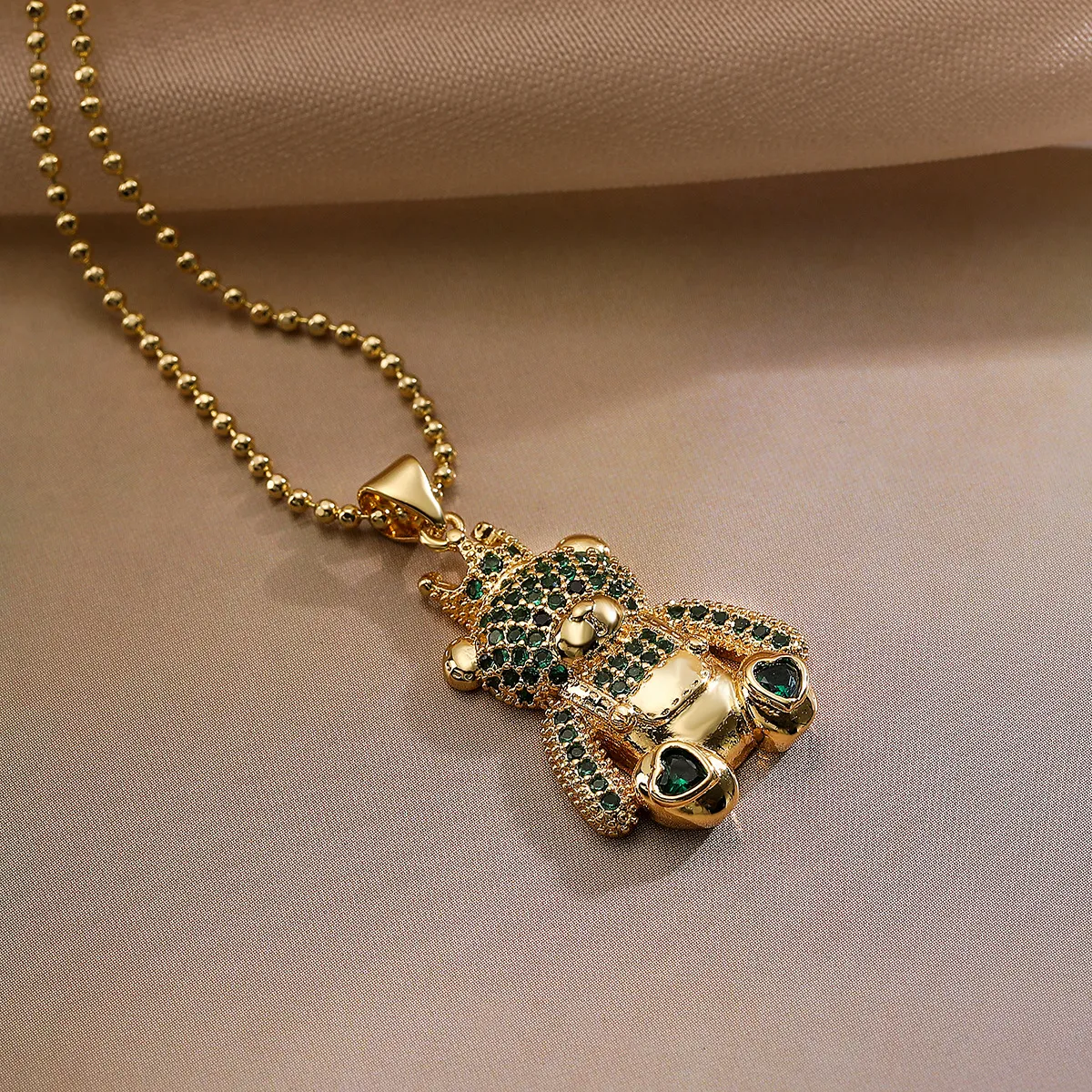 Title 8, Collar con colgante de cabeza de leopardo de ci...