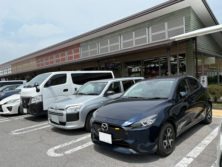 アクセラの代車MAZDA２・800回記念投稿・軽井沢アウトレットショッピングプラザ・７月もよろしくお願いいたします・いいね＆フォロー＆コメントありがとうございますに関するカスタム事例の投稿画像4枚目