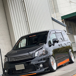 ノア ZRR70W