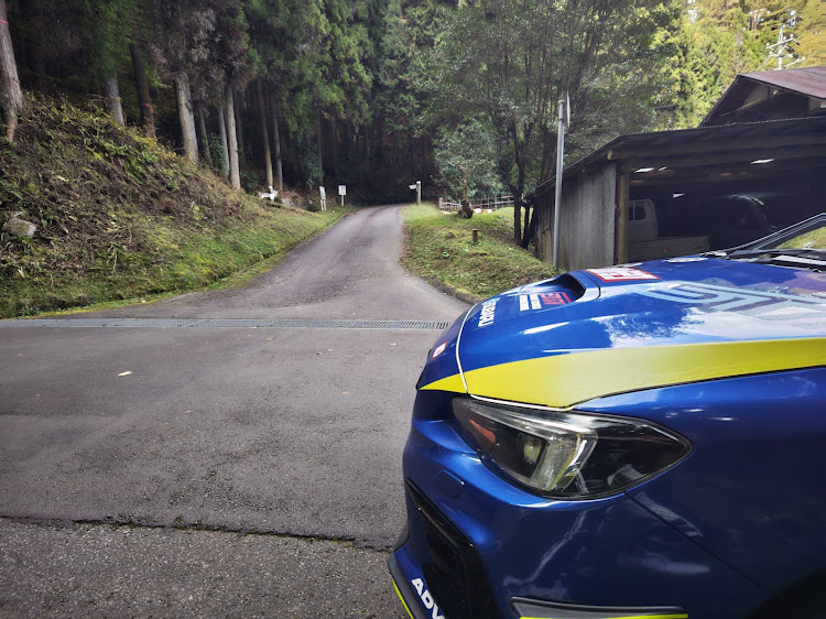 WRX STIの蛍光イエロー・自然に溶け込む⁉️・こっそりリニューアル計画中🙊・愛車復活・ラリージャパン2024に関するカスタム事例の投稿画像3枚目