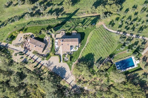 Farmhouse with pool 1