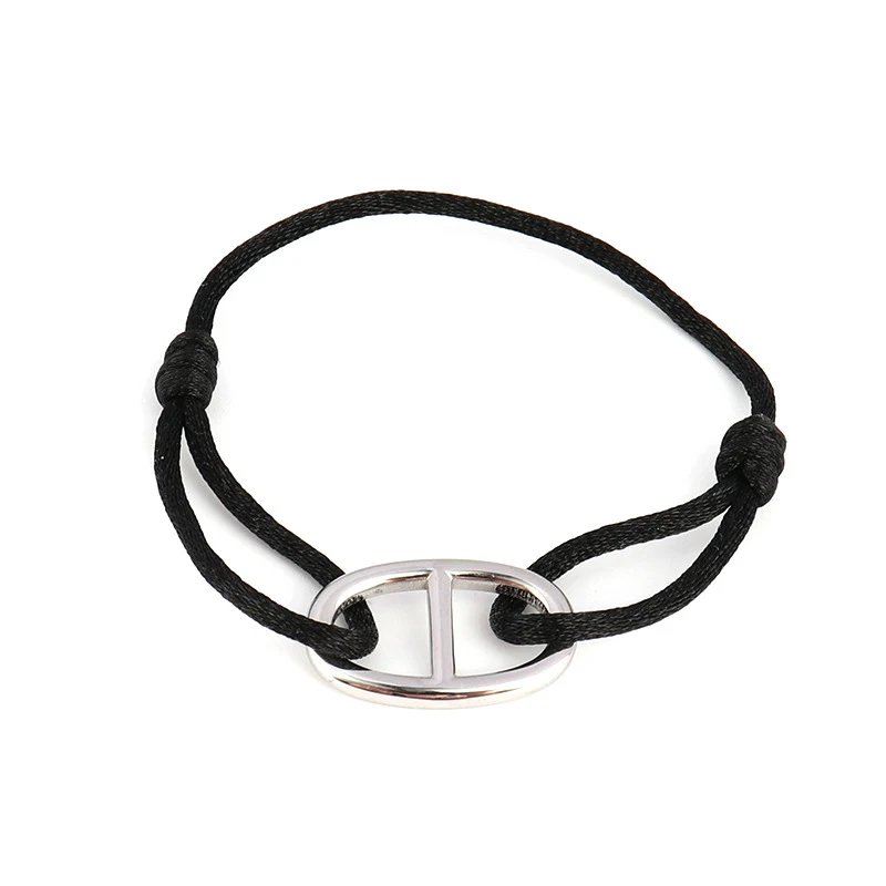 Pulsera Tejida DIY Personalizada y de Moda Crea tu accesorio único con colores a tu gusto. Fácil de hacer y perfecto para cualquier ocasión.