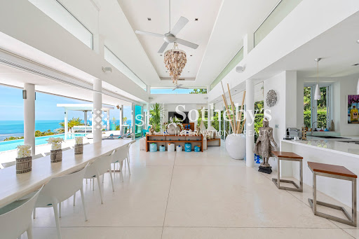 Seaside villa with garden and terrace 5