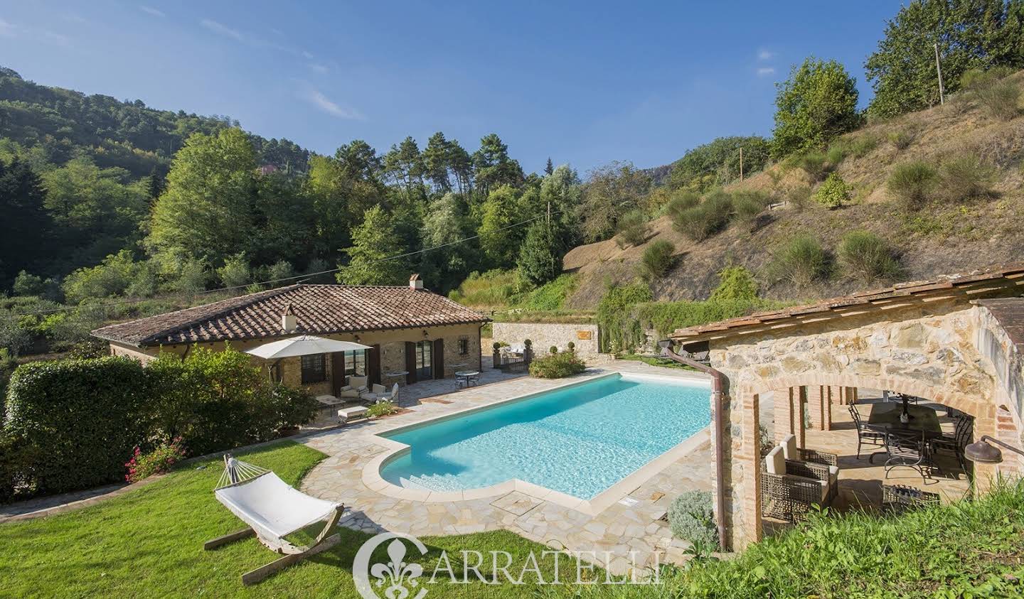 Propriété avec piscine et jardin Camaiore