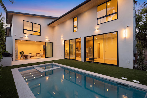 House with pool 3