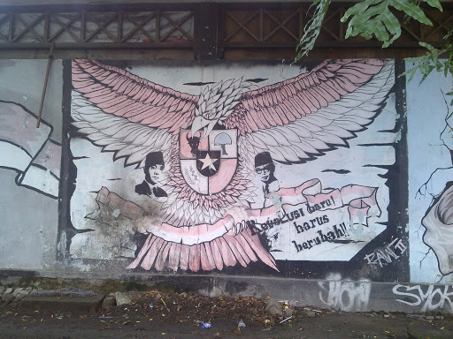 Revolusi Baru Harus Berubah Mural