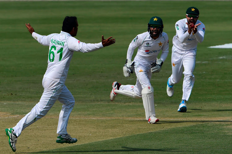 South Africa lost three quick wickets late in the final session of the last session on day three.