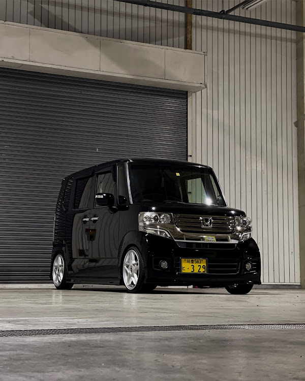 Nボックスカスタムのホイール交換・ミニ純正ホイール・街乗り快適仕様に関するカスタム事例の投稿画像1枚目