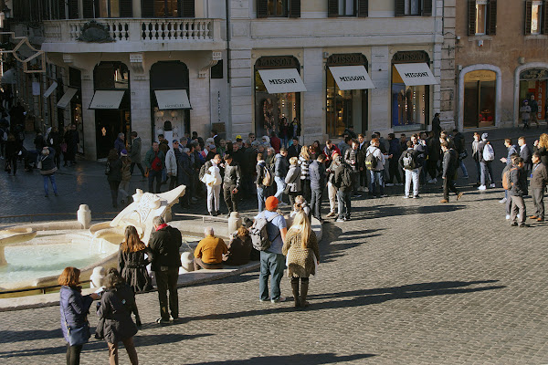 Passeggiata A Piazza Di Spagna di cesare carusio