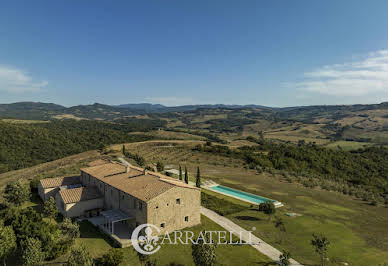 Villa with pool and garden 3