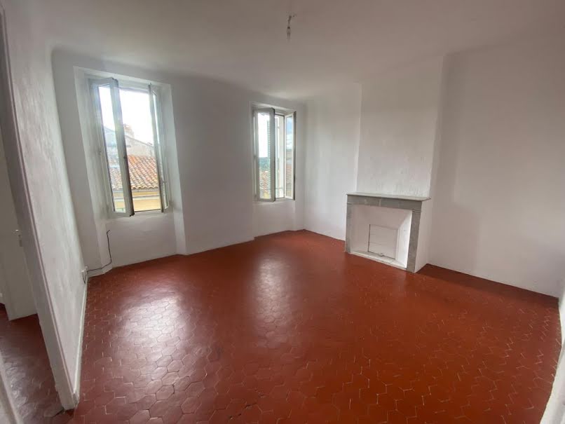 Location  appartement 2 pièces 39 m² à Ollioules (83190), 477 €