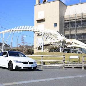 M4 クーペ