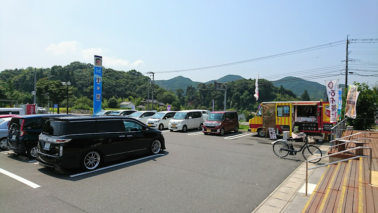 エルグランドの山口県・光市・里の厨・ドライブに関するカスタム事例の投稿画像2枚目