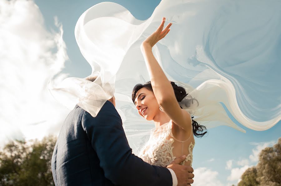 Fotógrafo de casamento Alla Eliseeva (alenkaaa). Foto de 14 de outubro 2017