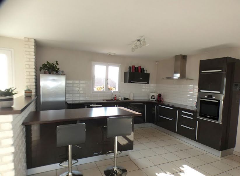 Vente maison 5 pièces 133.5 m² à Gournay-en-Bray (76220), 252 000 €