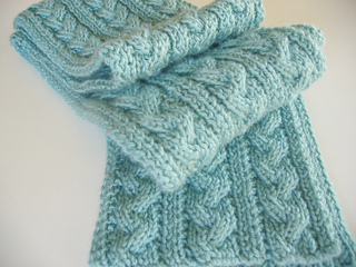 Classic Cables Scarf Pattern (Knit) – Lion Brand Yarn