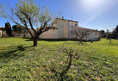 House with pool and terrace 17