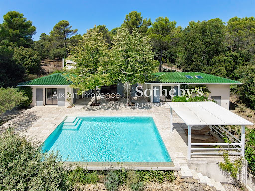 House with pool and garden 2
