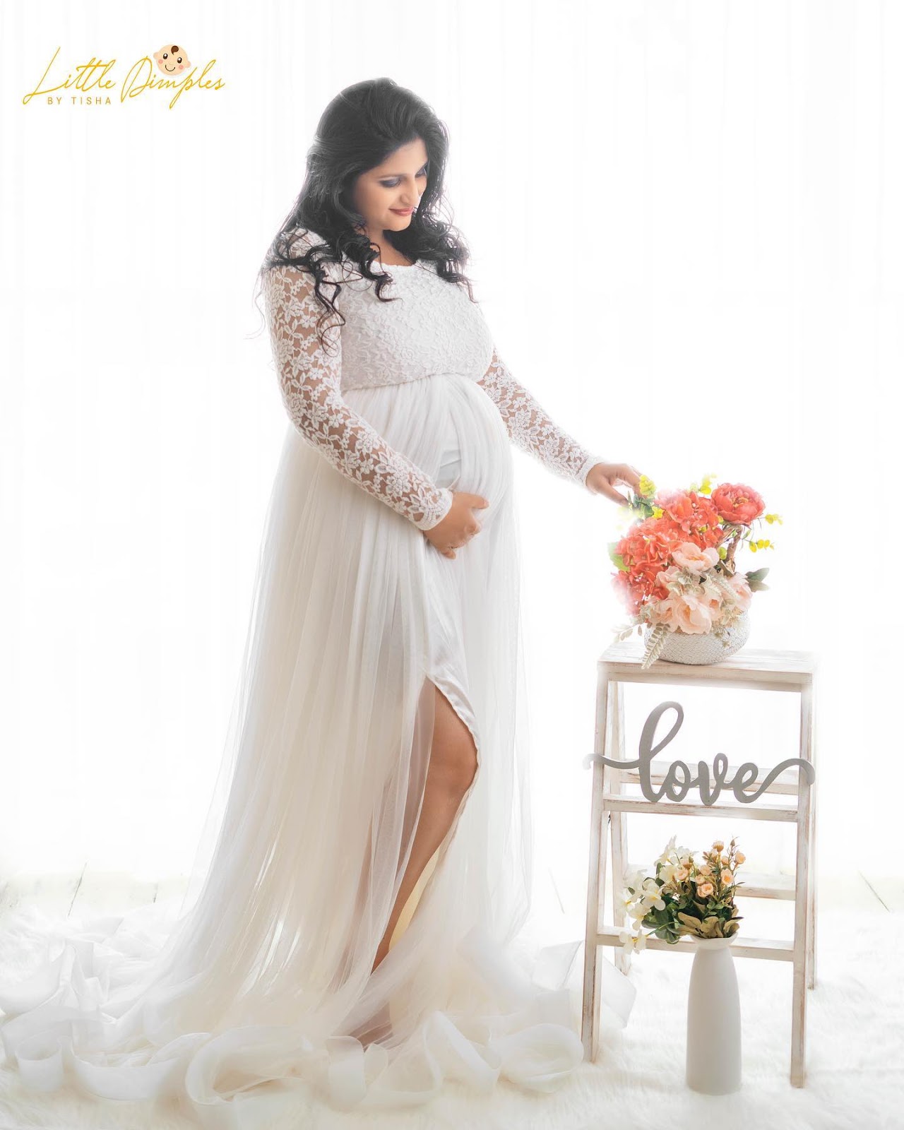 Little Dimples By Tisha is a well-known Maternity Photoshoot in Bangalore. Specialized in Maternity Photoshoot, pregnancy, and Baby Photoshoot Bangalore.