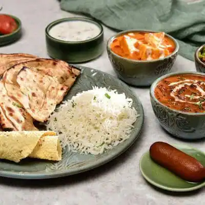 Aloo Paratha With Raita