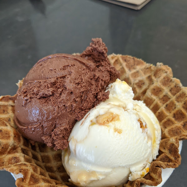 Double scoop waffle bowl