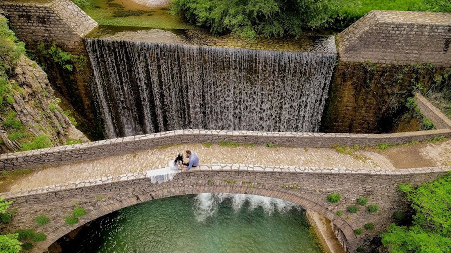 Svadobný fotograf George Mouratidis (mouratidis). Fotografia publikovaná 15. februára 2019