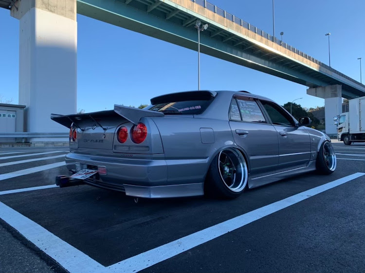 まぁくんさんが投稿した鉄板フェンダー・フェンダー加工・DIY・オーバーフェンダー・R34に関するカスタム事例の投稿画像1枚目