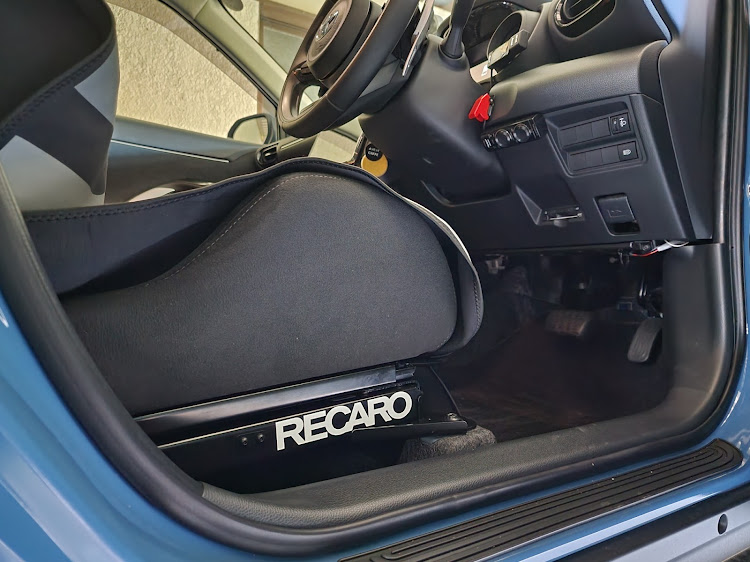 ヤリスクロスのRECARO SR7に関するカスタム事例の投稿画像1枚目