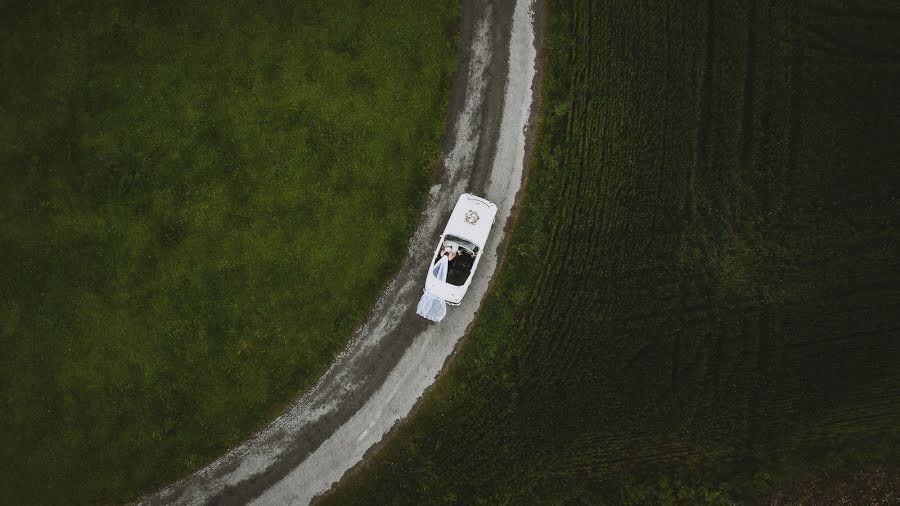 Jurufoto perkahwinan Mischa Baettig (mischabaettig). Foto pada 1 Jun 2021