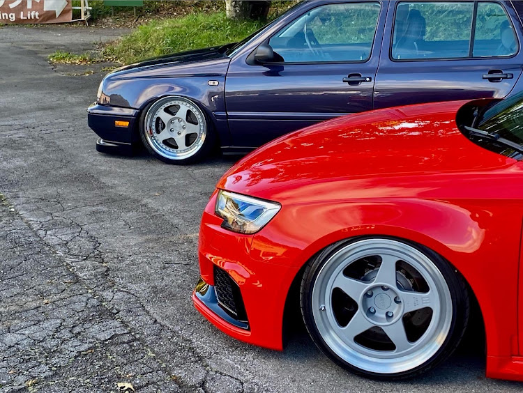 RS3 スポーツバックのemk2022・エアサス・ちんちんスタイル・rotiform・ホイールコラボに関するカスタム事例の投稿画像1枚目