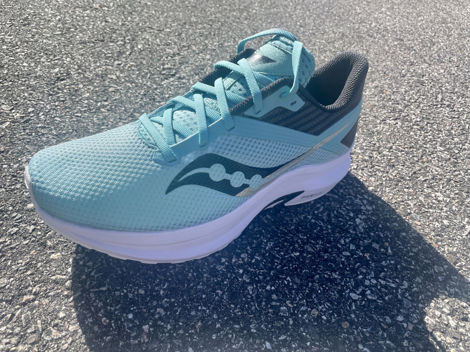 Road Trail Run: Saucony Axon Review: A Friendly, $100, Mellow Riding ...