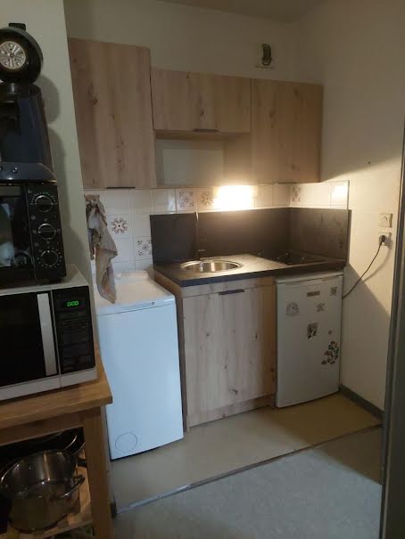 Location meublée appartement 1 pièce 27 m² à Nantes (44000), 600 €