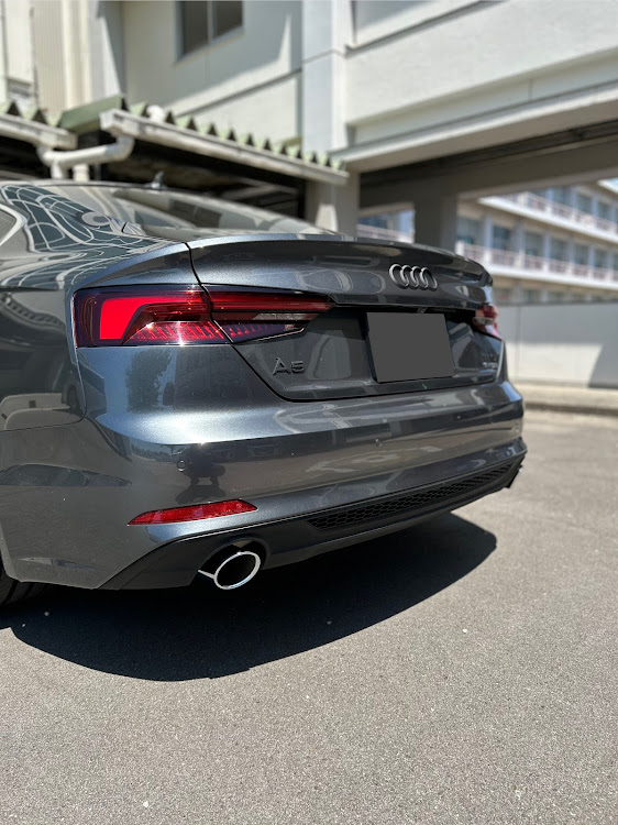 A5 スポーツバックのお盆休み突入・a5sportback・グリル交換・エンブレム塗装・DIYに関するカスタム事例の投稿画像3枚目