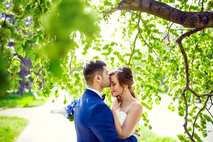 Fotógrafo de casamento Aleksandr Khmelevskiy (salaga). Foto de 10 de junho 2014