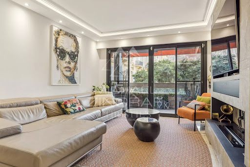 Apartment with terrace 1