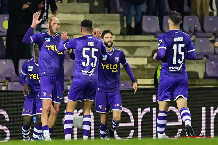 Helmut Lotti haalt zich de woede van de Beerschot-fans op de hals