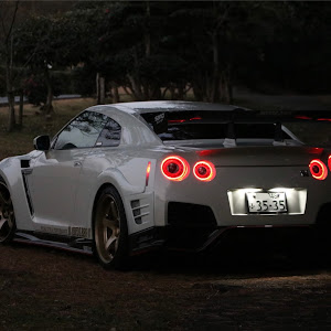 NISSAN GT-R