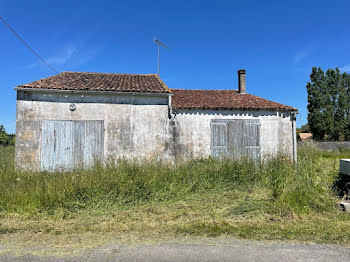 maison à Saint-Hippolyte (17)