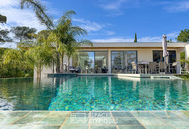 House with pool and terrace 10