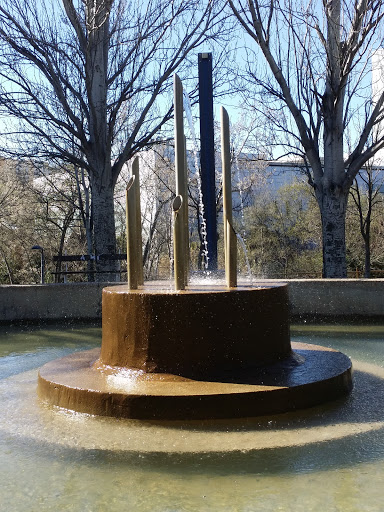 Fuente Tubular del Parque Grande