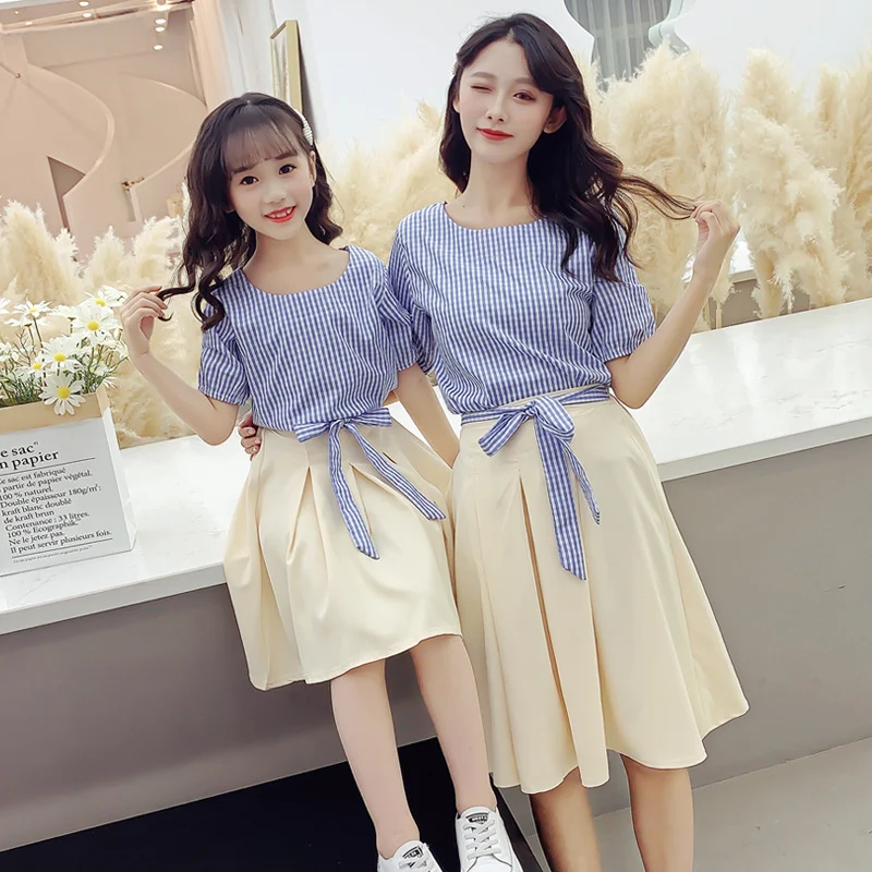 Koreański dwuczęściowy garnitur damski Stylowy zestaw Elegancki wygląd Idealny na wiele okazji Wygoda noszenia Modny design Kobiecy krój