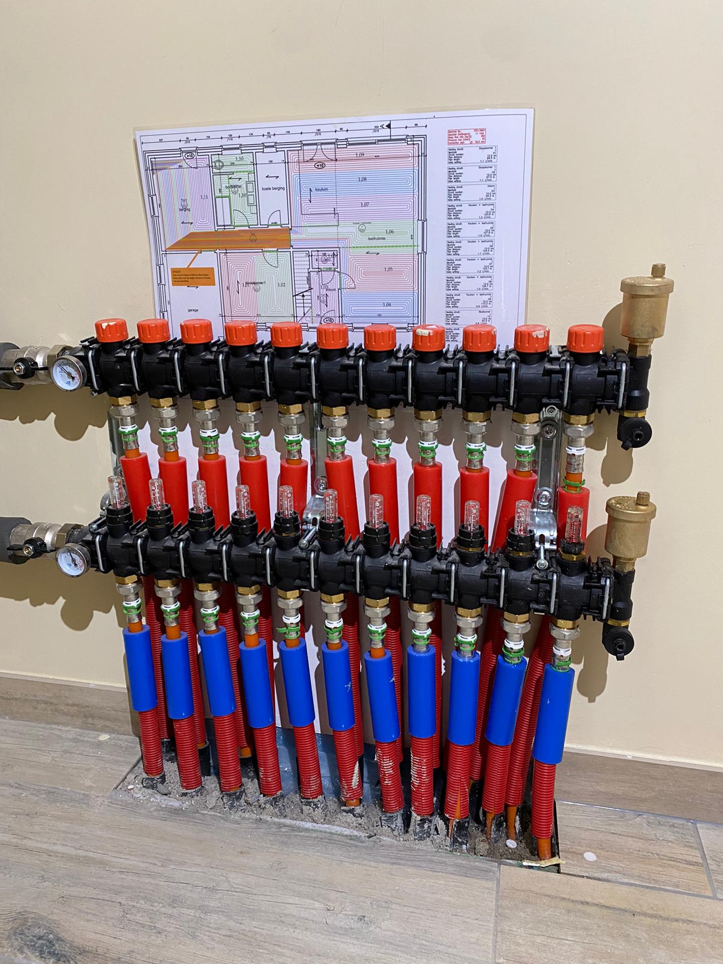 vloerverwarming Comap, Uponor, Begetube, Vasco, zelf, installeren, nieuwbouw, renovatie, DGS, aannemer, installateur, Baal