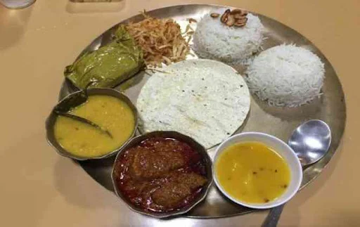 Mutton Curry Badi Thali