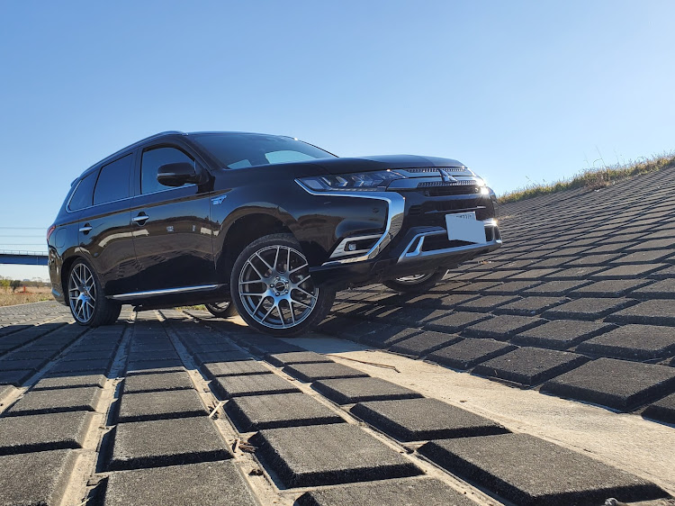 アウトランダーPHEVのアウトランダーPHEV・アウトランダー・GG3Wに関するカスタム事例の投稿画像1枚目