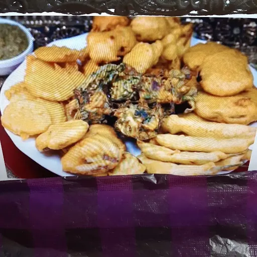 Mix Pakoda [ Alo, Pyaz, Gobi]